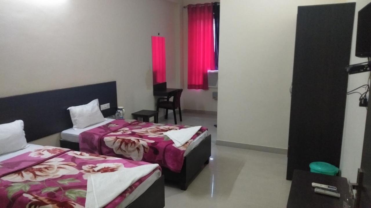 Hotel The Ideal Kushinagar Zewnętrze zdjęcie