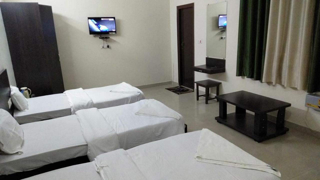 Hotel The Ideal Kushinagar Zewnętrze zdjęcie