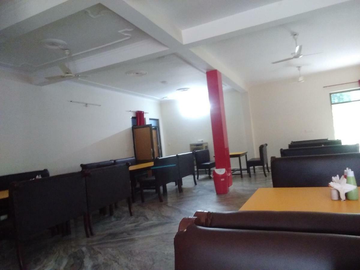 Hotel The Ideal Kushinagar Zewnętrze zdjęcie
