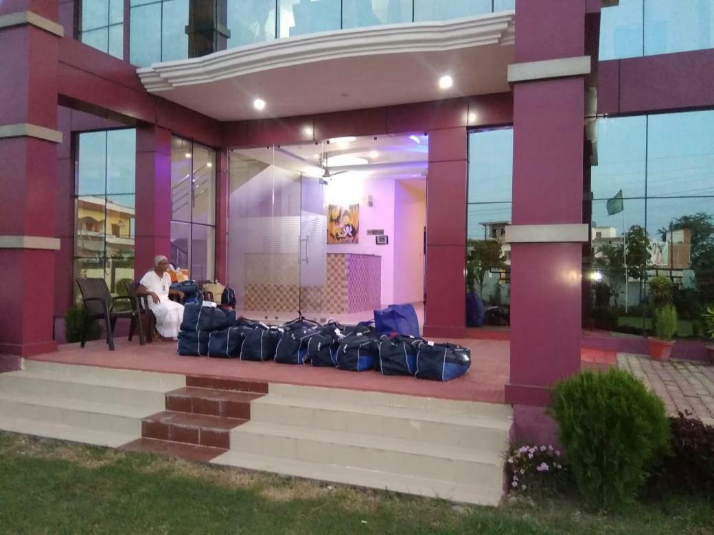 Hotel The Ideal Kushinagar Zewnętrze zdjęcie